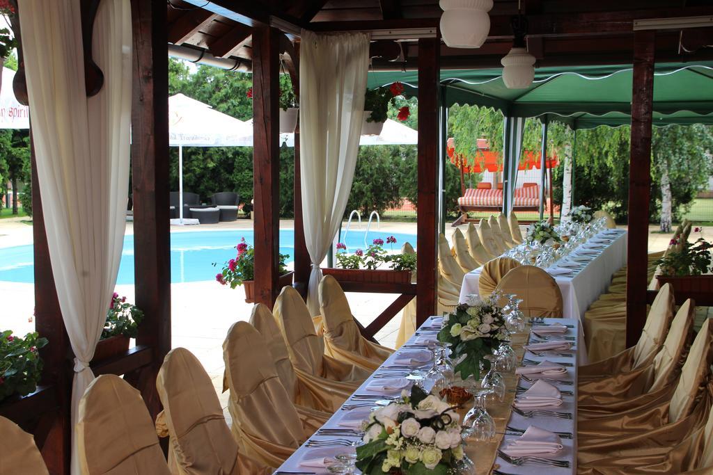 Vila Royal Urziceni Exterior photo